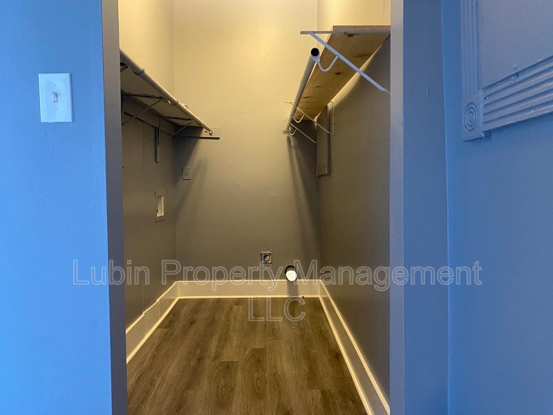 Building Photo - 318 Lema Pl