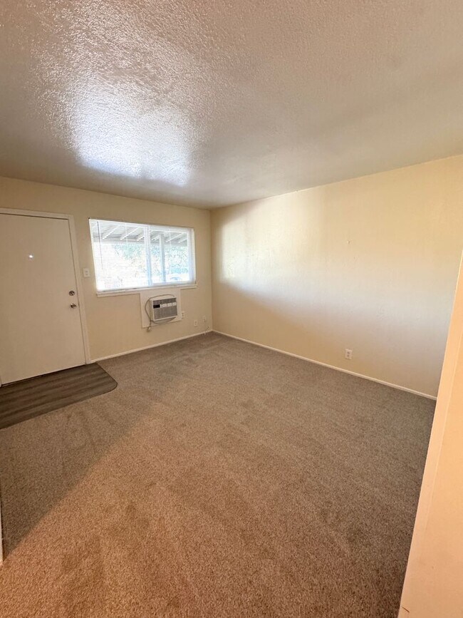 Foto del edificio - Move-In Special; Upstairs One Bedroom + Private Patio SEE VIDEO