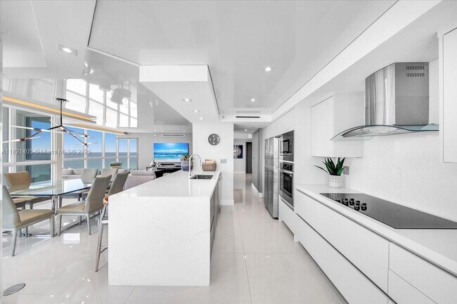 Foto del edificio - 16425 Collins Ave