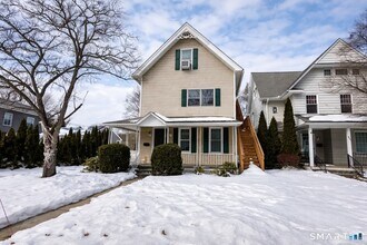 Building Photo - 230 N Main St