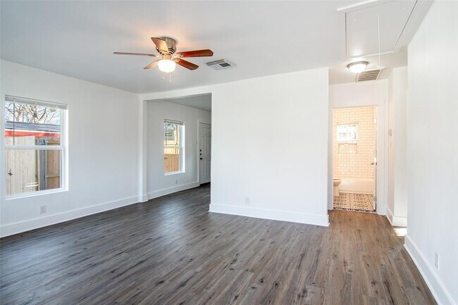 Foto del edificio - 3203 E 16th St