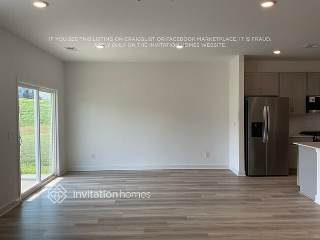 Foto del edificio - 271 W Millbrook Dr