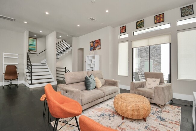 Building Photo - 1617 Wheeler Ave