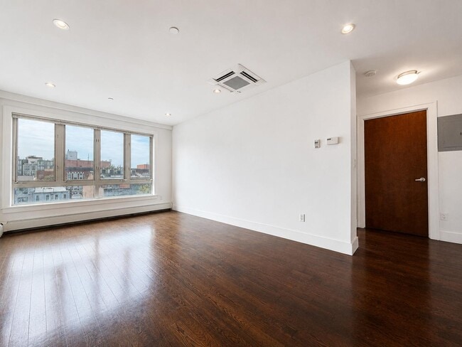 Building Photo - 143 Skillman Ave
