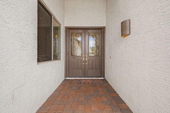 Foto del edificio - 24320 S Lakeway Dr