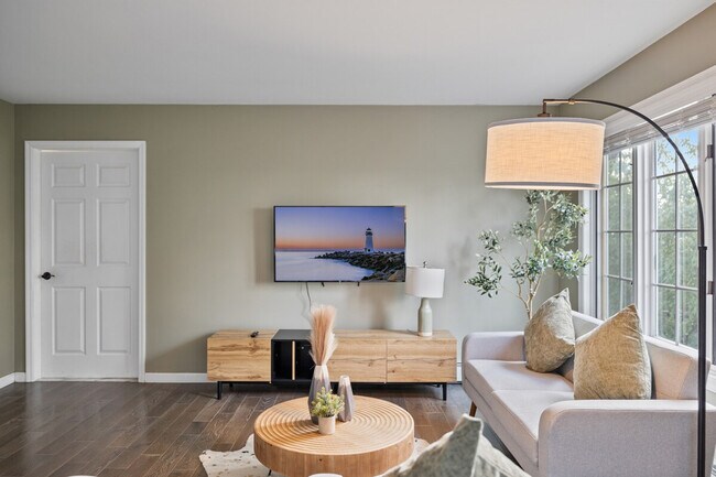 Foto del edificio - 321 Museum Village Rd