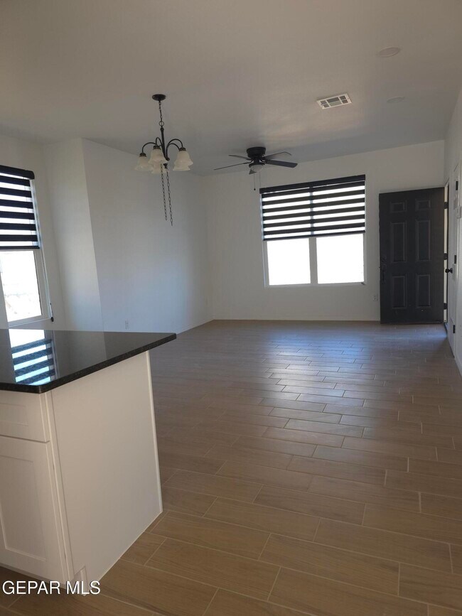 Foto del edificio - 12742 Acevedo Dr