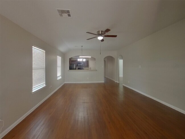 Foto del edificio - 21434 Jamals Way