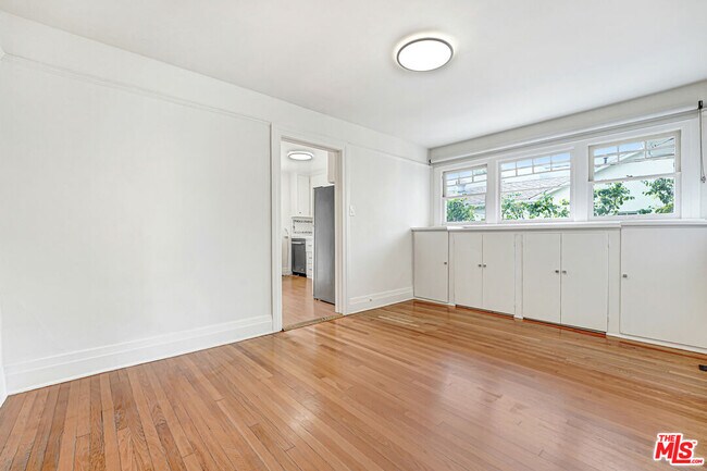 Foto del edificio - 11970 Darlington Ave