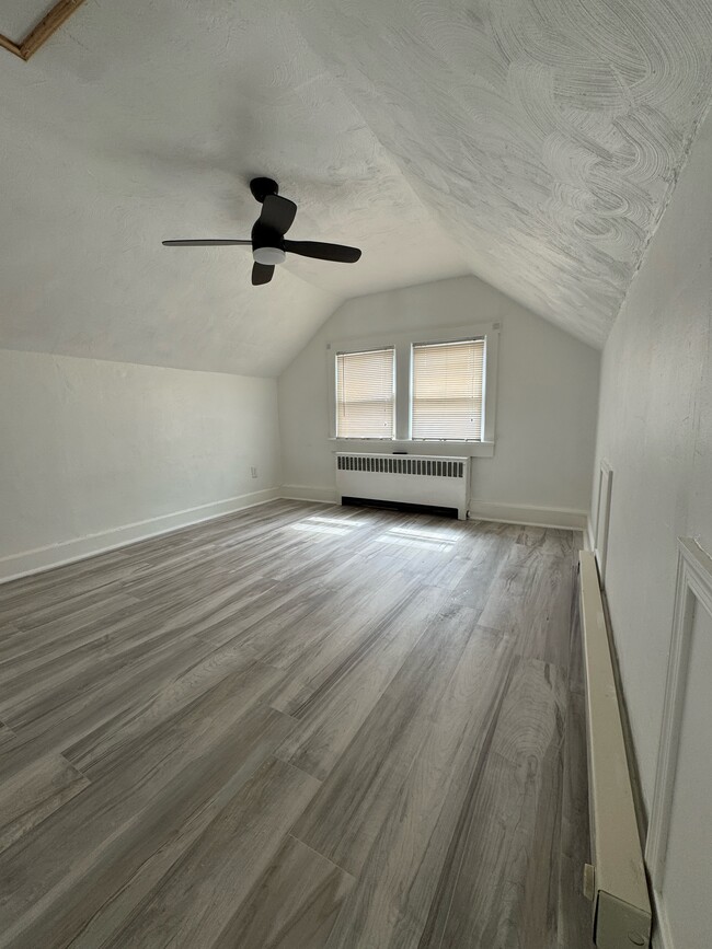 Foto del edificio - 1316 Maple Ave