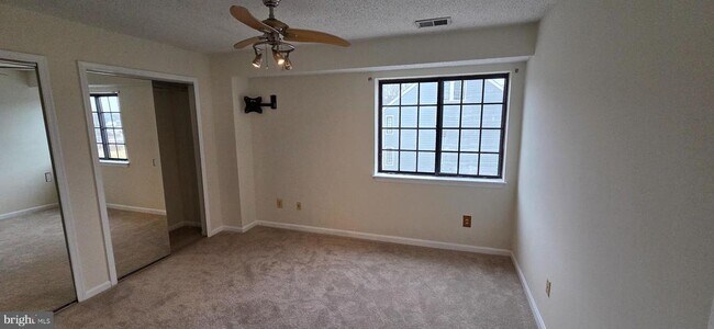 Foto del edificio - 7005 Birkenhead Pl