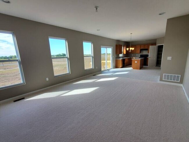 Foto del edificio - BRAND NEW & BEAUTIFUL 4 BEDROOM 2.5 BATH H...