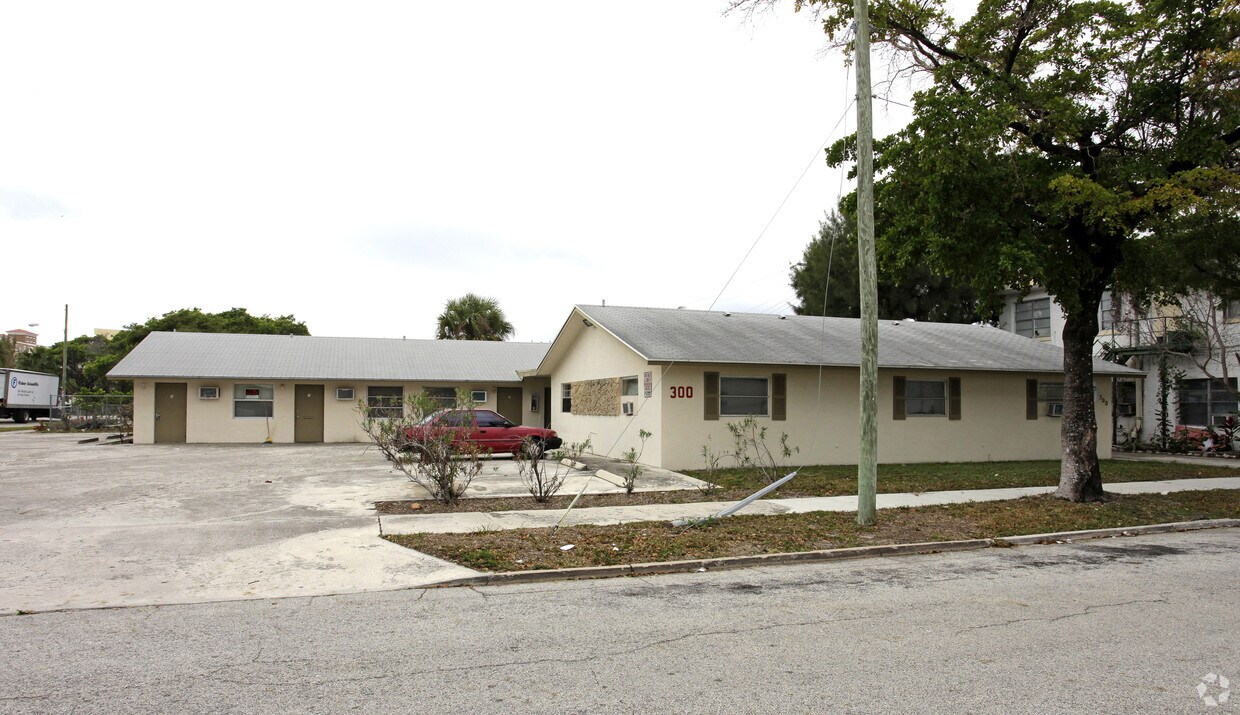 Primary Photo - 300 20th St