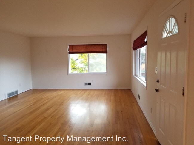 Building Photo - 2761 NW Quimby St