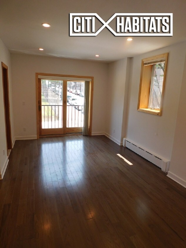 Primary Photo - 2619 Ditmars Blvd