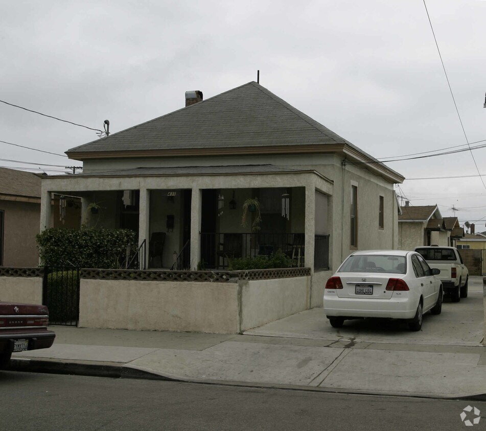 Primary Photo - 431 W 16th St
