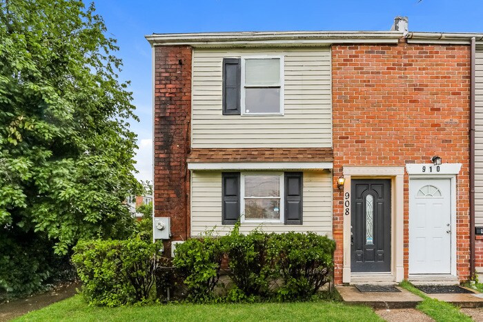 Foto principal - 908 Winsap Ct