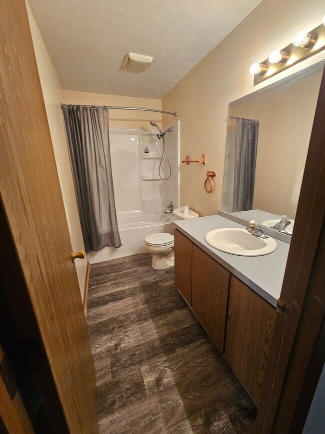 Building Photo - 4424 Lovers Lane