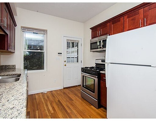 Building Photo - 14 Nonquit St