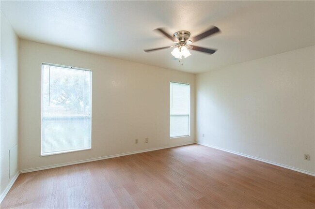 Building Photo - 341 Fantail Loop