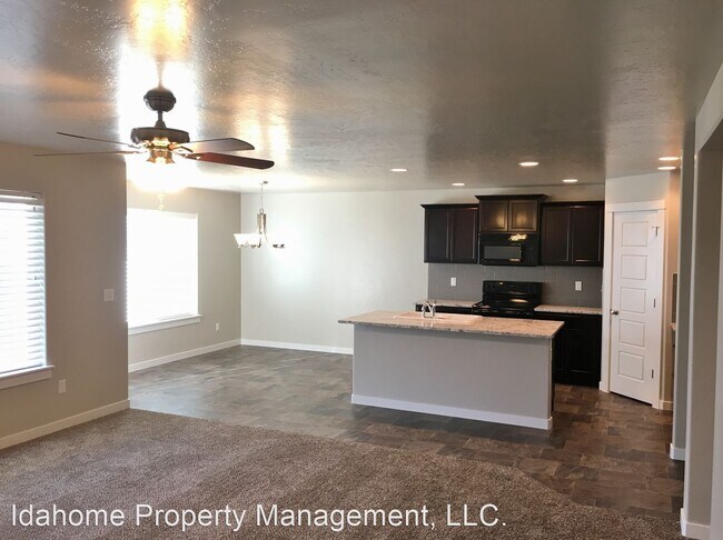Building Photo - 3 br, 2 bath House - 6167 N Santa Rita Ave