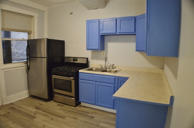 Foto del edificio - 3301 W Potomac Ave