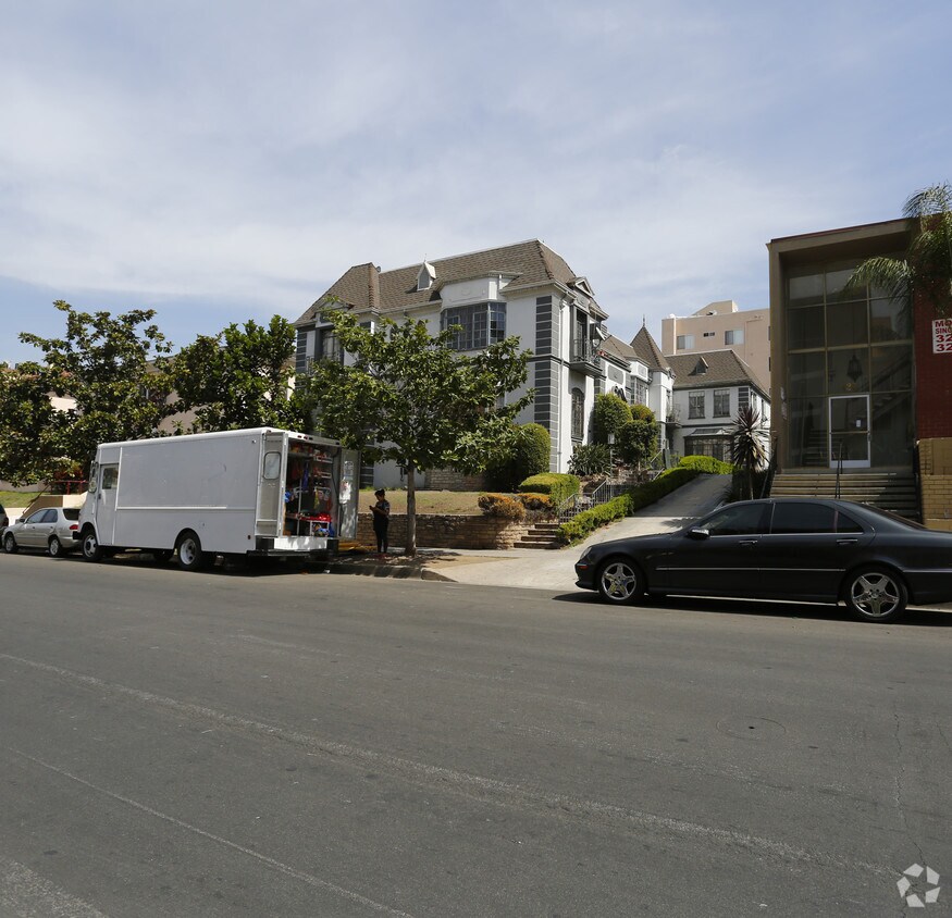 Primary Photo - 412 S Catalina St