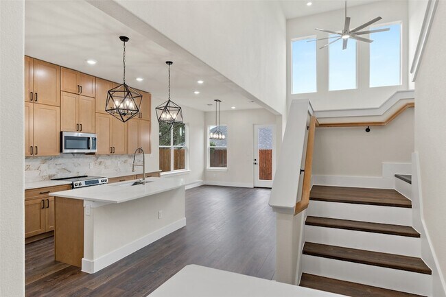 Foto del edificio - 5702 Barkridge Dr
