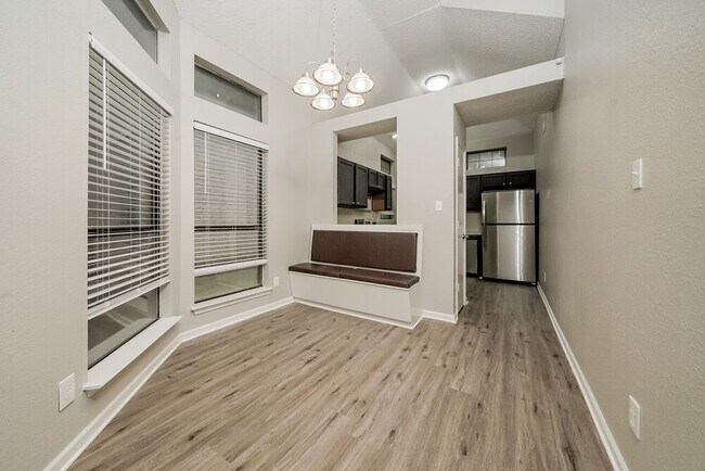 Building Photo - 1307 Jasmine Dr