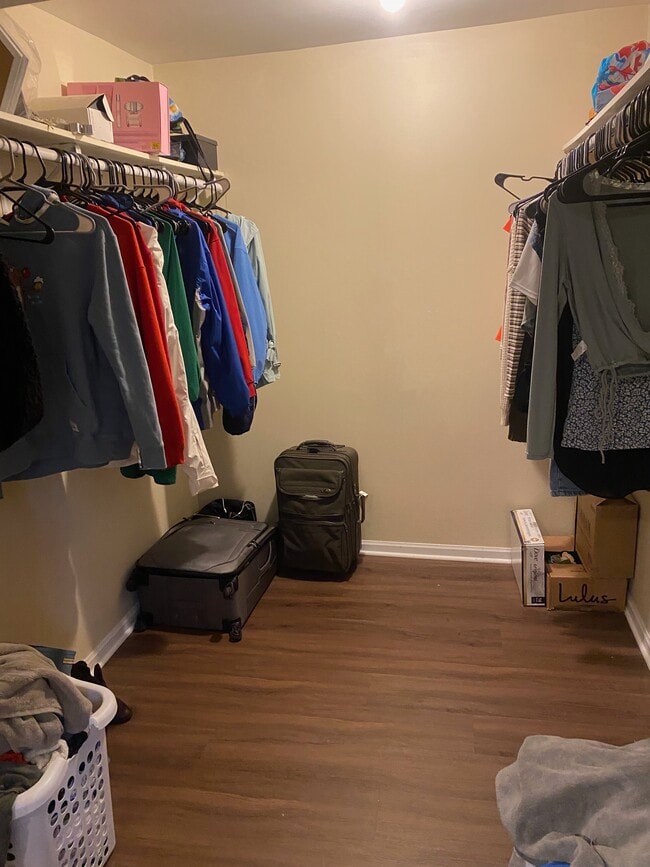 Building Photo - 1255 N Damen Ave