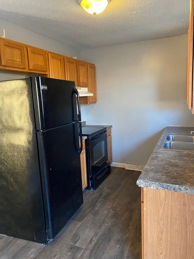 Building Photo - 505 W Mauller Rd