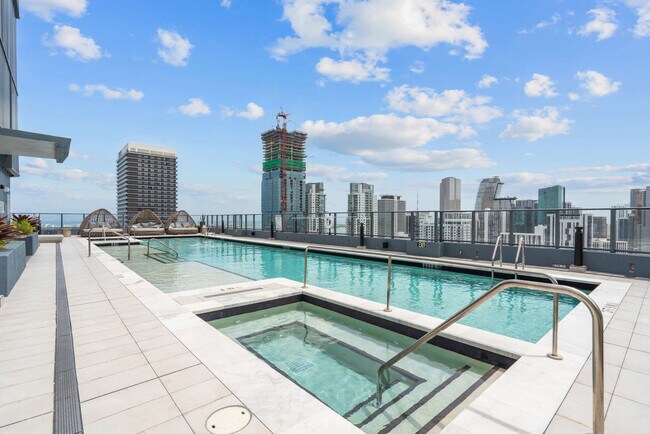 Foto del edificio - 501 NE 1st Ave