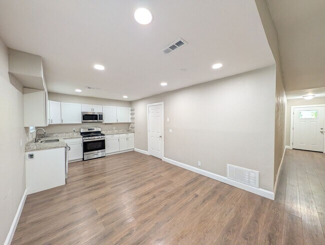 Foto del edificio - 3 Bedroom Beauty in Broken Arrow