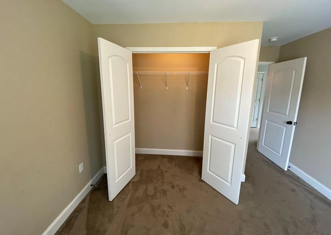 Photo - 3 bed/2.5 Bath House