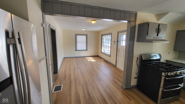 Foto del edificio - 1604 W 11th St