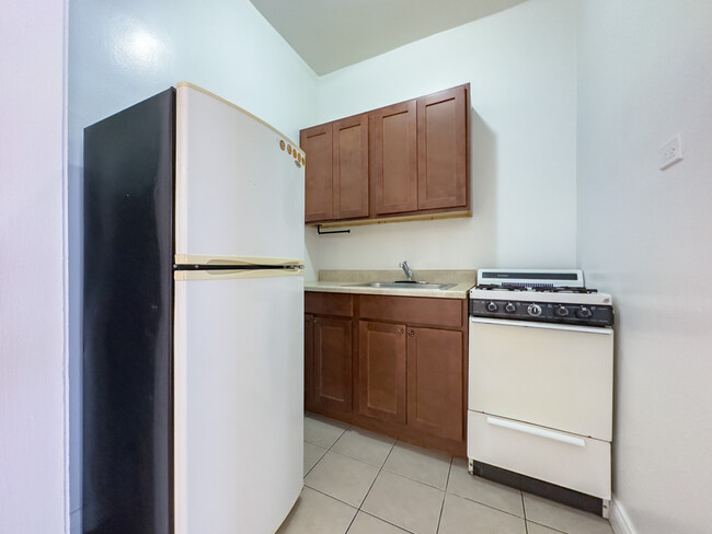 Foto del edificio - 4854 N Damen Ave