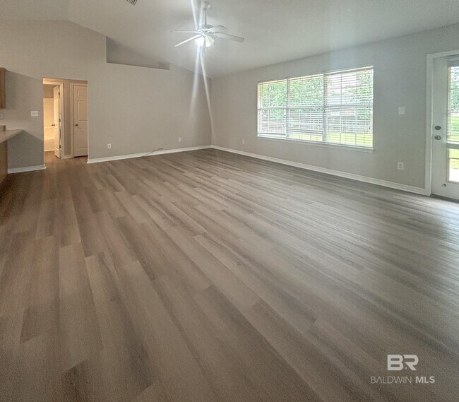 Building Photo - 11730 Madrone Ln