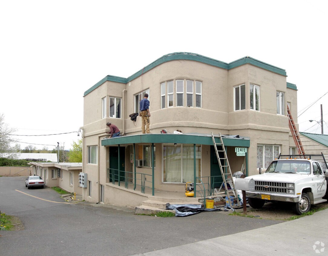 Foto del edificio - 11401 NE Sandy Blvd