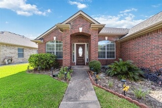 Building Photo - 16327 Dryberry Ct