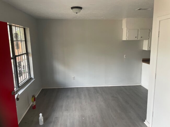 Building Photo - 1108 Fairmont Ave