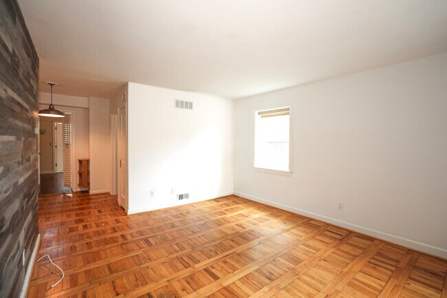 Foto del edificio - 817 S Irving St