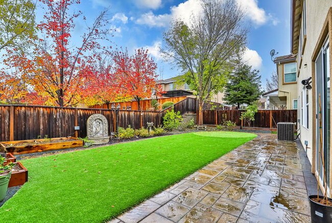 Foto del edificio - 3318 Rutherglen Dr