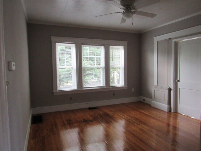 Building Photo - 130 Ash St