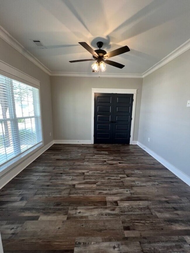 Building Photo - Beautiful Home in Grove Point Subdivision