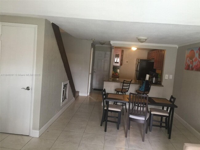 Foto del edificio - 6703 N Kendall Dr