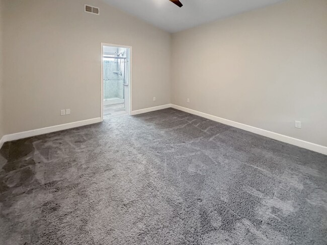 Building Photo - 4717 Homestretch Rd