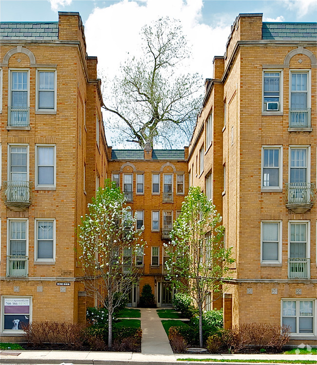 Building Photo - 618-632 S. Austin Blvd.