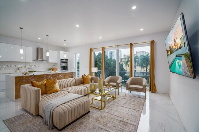 Foto del edificio - 1004 N Riverside Dr