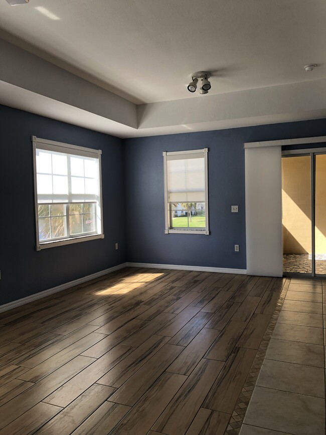 Building Photo - 2950 Viscaya Pl