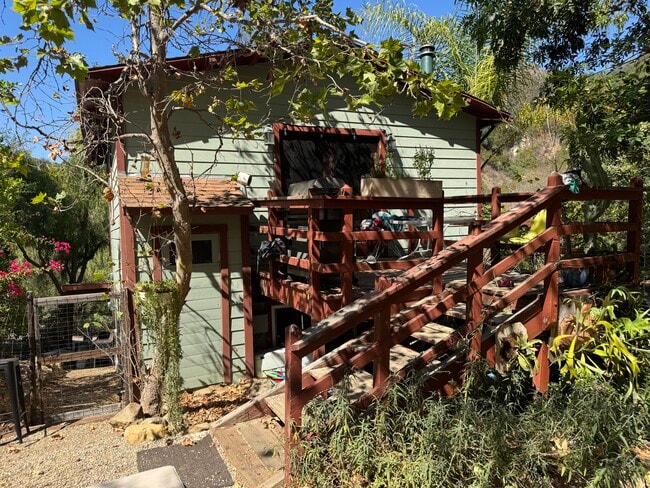 Unit B - 1734 Topanga Skyline Dr